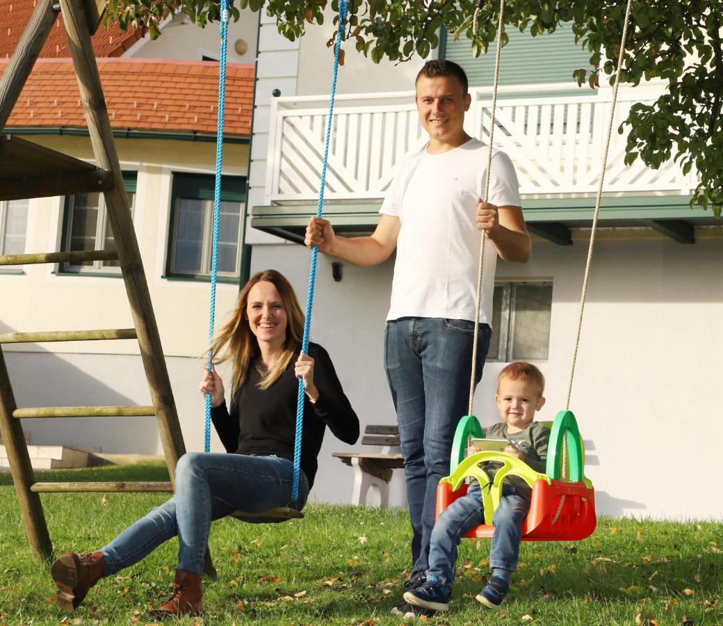 Sonntagsberg Hof Familie Fiedler Hotell Bad Waltersdorf Exteriör bild